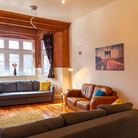 Apartment No 1 - The Old Red King Pub, Whitefield, Манчестер Экстерьер фото