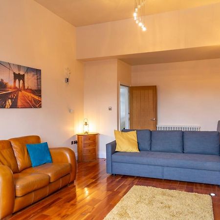 Apartment No 1 - The Old Red King Pub, Whitefield, Манчестер Экстерьер фото