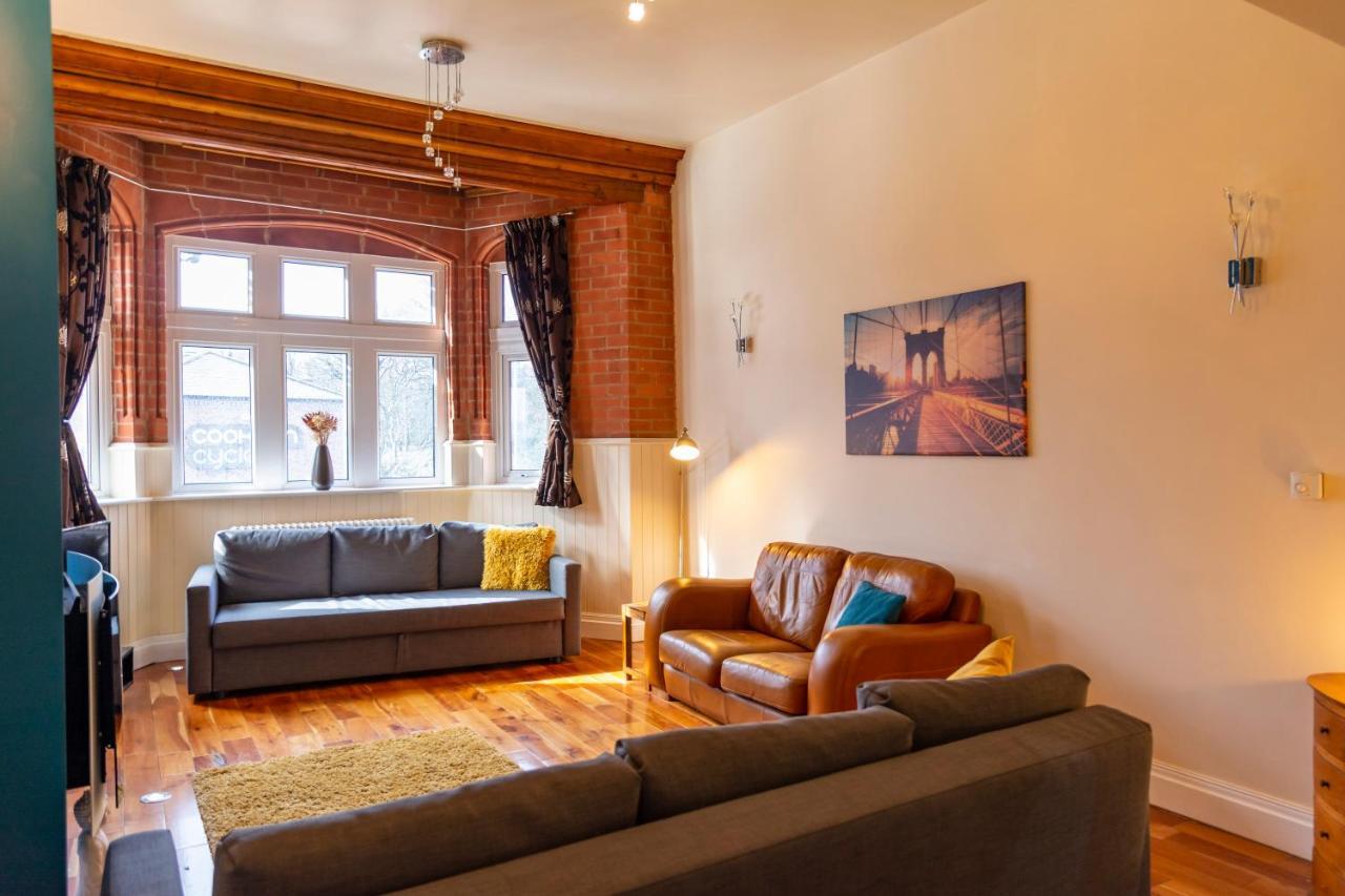 Apartment No 1 - The Old Red King Pub, Whitefield, Манчестер Экстерьер фото