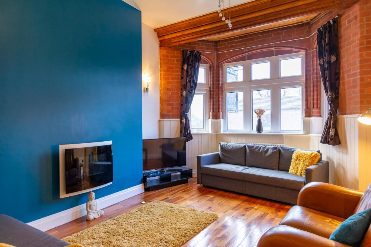 Apartment No 1 - The Old Red King Pub, Whitefield, Манчестер Экстерьер фото
